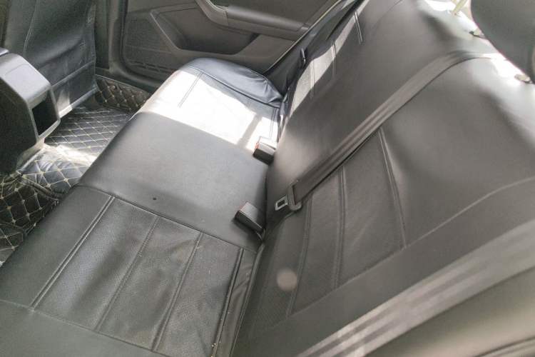Used Volkswagen Lavida 2015 1.6L Automatic Fashion Edition Left Rear Seat