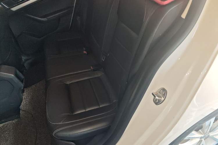Used Volkswagen Lavida 2015 1.6L Manual Comfort Edition Left Rear Seat