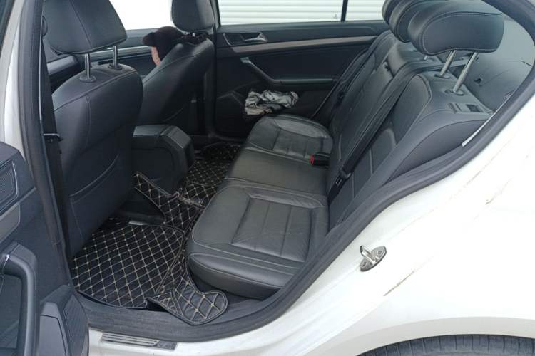 Used Volkswagen Lavida 2015 1.6L Automatic Comfort Edition Left Rear Seat