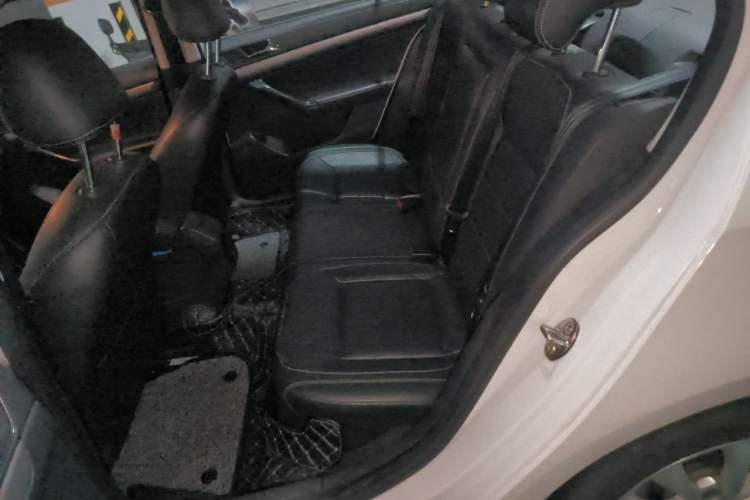 Used Volkswagen Lavida 2015 1.6L Manual Comfort Edition Left Rear Seat