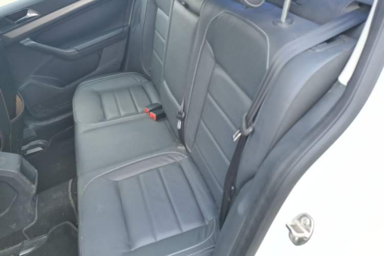 Used Volkswagen Lavida 2015 1.6L Manual Comfort Edition Left Rear Seat