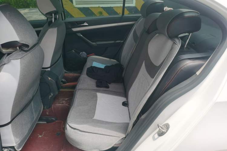 Used Volkswagen Lavida 2015 1.6L Manual Fashion Edition Left Rear Seat