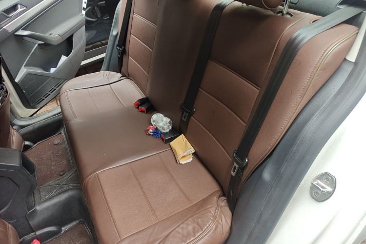 Used Volkswagen Lavida 2015 1.6L Automatic Fashion Edition Left Rear Seat