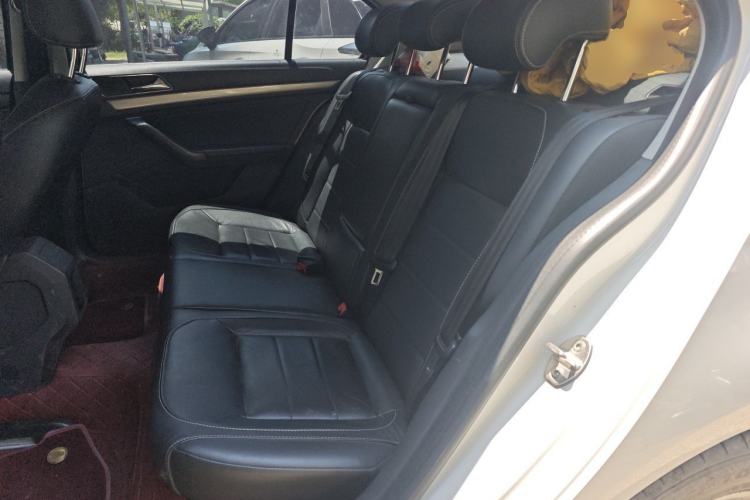 Used Volkswagen Lavida 2015 1.6L Manual Comfort Edition Left Rear Seat