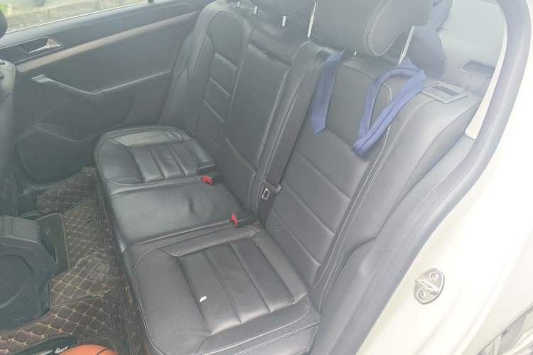 Used Volkswagen Lavida 2015 230TSI DSG Comfort Edition Left Rear Seat
