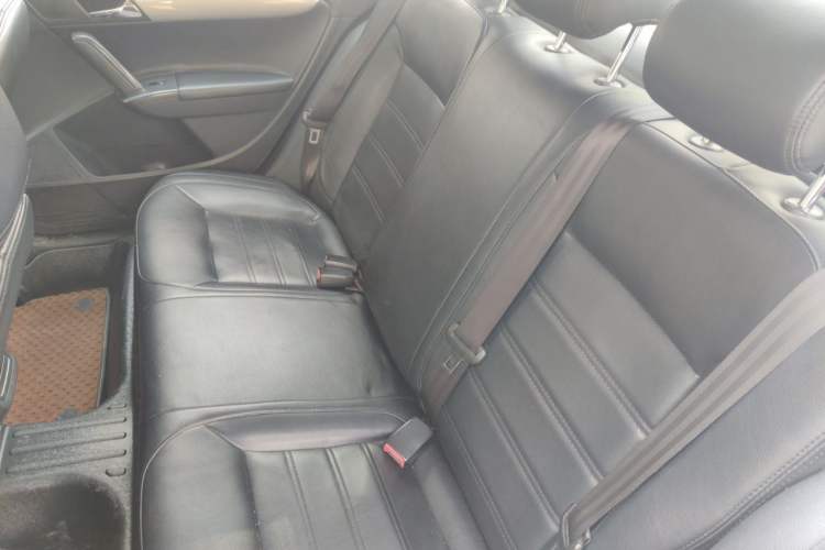 Used Volkswagen Lavida 2015 1.6L Automatic Fashion Edition Left Rear Seat