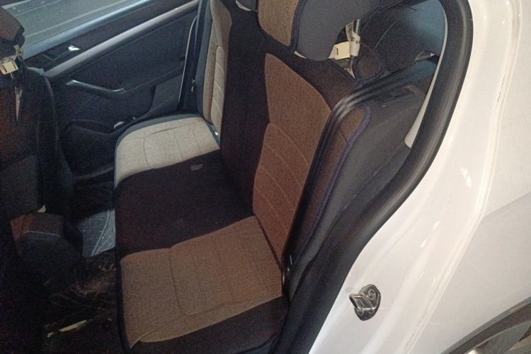 Used Volkswagen Lavida 2015 1.6L Manual Fashion Edition Left Rear Seat