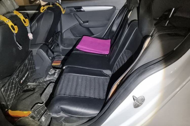 Used Volkswagen Lavida 2015 1.6L Automatic Fashion Edition Left Rear Seat