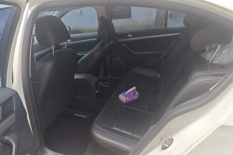 Used Volkswagen Lavida 2015 1.6L Manual Comfort Edition Left Rear Seat