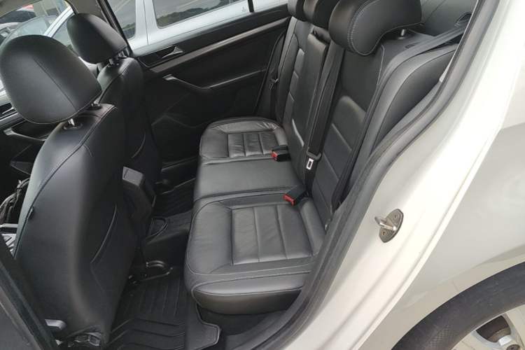 Used Volkswagen Lavida 2015 1.6L Automatic Comfort Edition Left Rear Seat