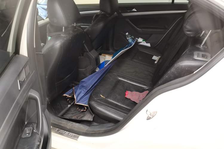 Used Volkswagen Lavida 2015 1.6L Manual Fashion Edition Left Rear Seat