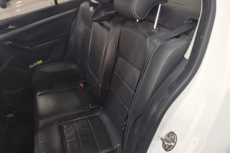 Used Volkswagen Lavida 2015 1.6L Automatic Comfort Edition Left Rear Seat
