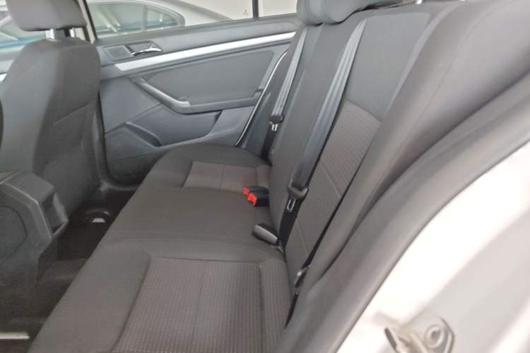 Used Volkswagen Lavida 2015 1.6L Automatic Fashion Edition Left Rear Seat