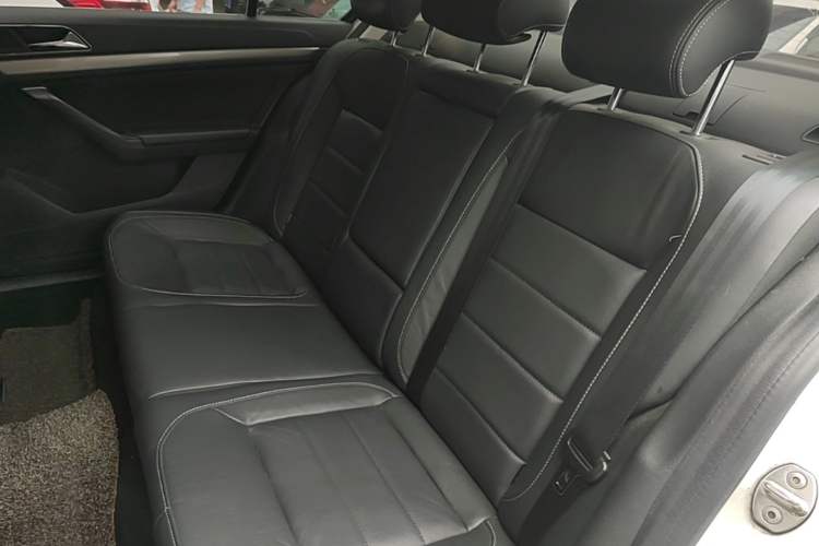 Used Volkswagen Lavida 2015 1.6L Manual Comfort Edition Left Rear Seat