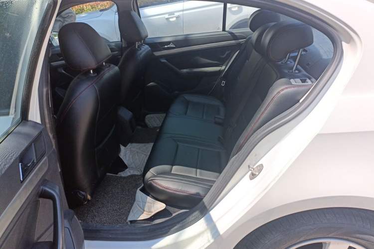 Used Volkswagen Lavida 2015 1.6L Manual Fashion Edition Left Rear Seat