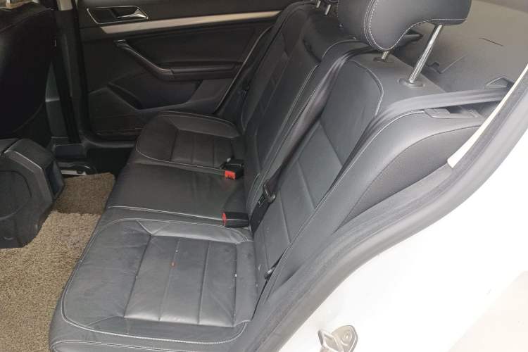 Used Volkswagen Lavida 2015 1.6L Manual Comfort Edition Left Rear Seat