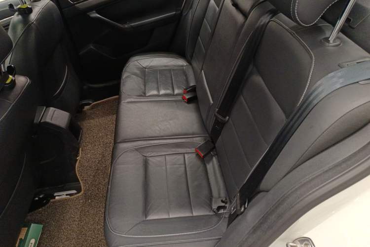 Used Volkswagen Lavida 2015 230TSI DSG Comfort Edition Left Rear Seat
