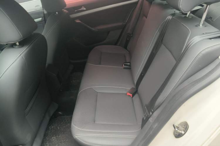 Used Volkswagen Lavida 2015 1.6L Manual Fashion Edition Left Rear Seat