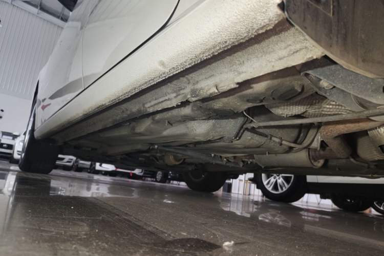 Used Volkswagen Lavida 2015 1.6L Automatic Fashion Edition Left Side Sill