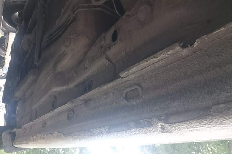 Used Volkswagen Lavida 2015 1.6L Automatic Fashion Edition Left Side Sill