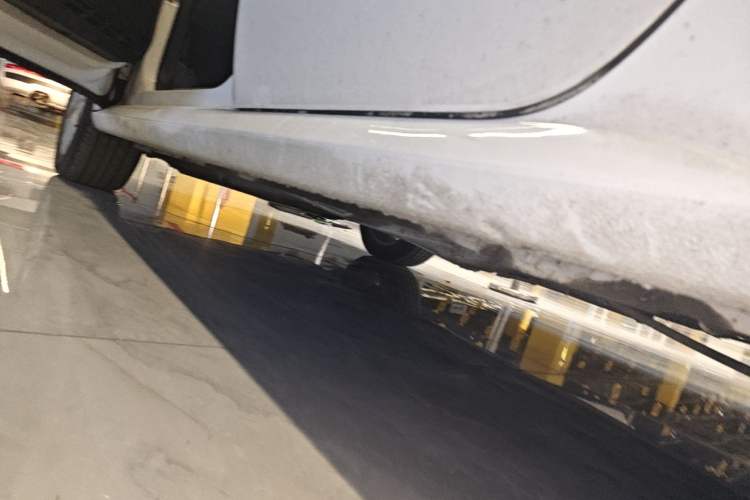 Used Volkswagen Lavida 2015 1.6L Manual Comfort Edition Left Side Sill