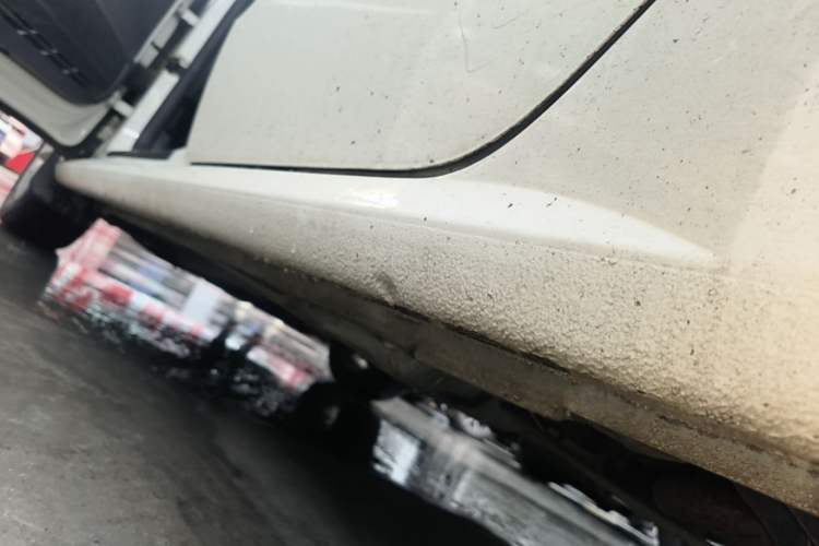 Used Volkswagen Lavida 2015 1.6L Automatic Fashion Edition Left Side Sill