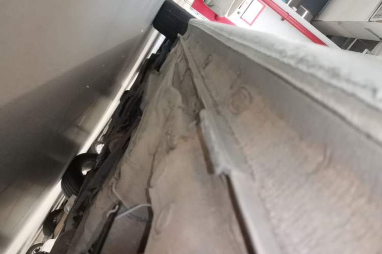 Used Volkswagen Lavida 2015 1.6L Automatic Comfort Edition Left Side Sill