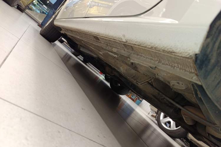 Used Volkswagen Lavida 2015 230TSI DSG Comfort Edition Left Side Sill