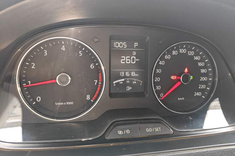 Used Volkswagen Lavida 2015 1.6L Automatic Comfort Edition Odometer Close Up