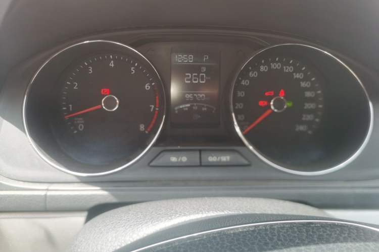 Used Volkswagen Lavida 2015 1.6L Automatic Comfort Edition Odometer Close Up