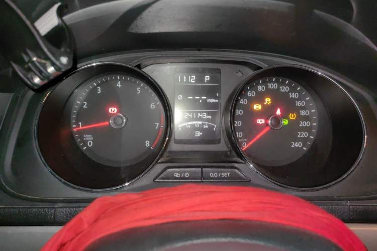 Used Volkswagen Lavida 2015 1.6L Automatic Comfort Edition Odometer Close Up