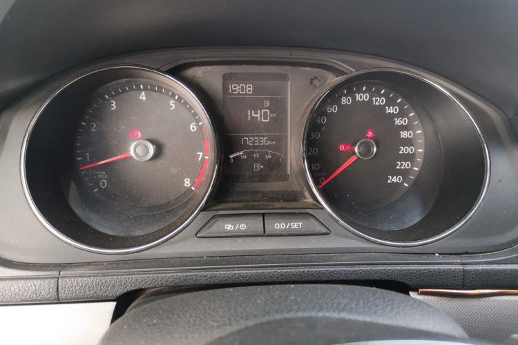 Used Volkswagen Lavida 2015 1.6L Manual Comfort Edition Odometer Close Up