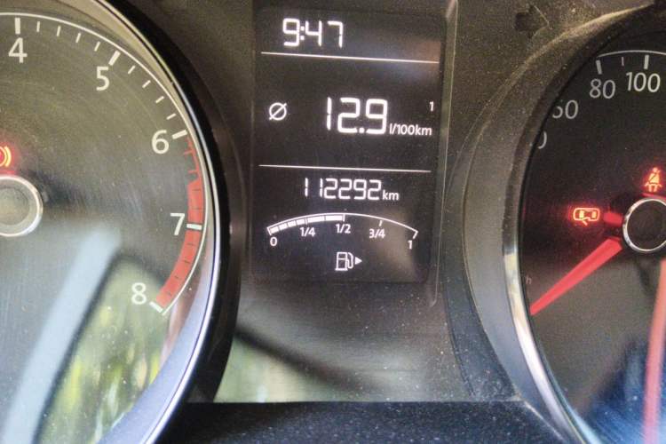 Used Volkswagen Lavida 2015 1.6L Manual Fashion Edition Odometer Close Up