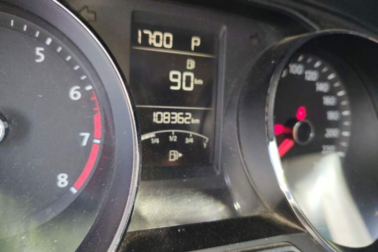 Used Volkswagen Lavida 2015 1.6L Automatic Comfort Edition Odometer Close Up