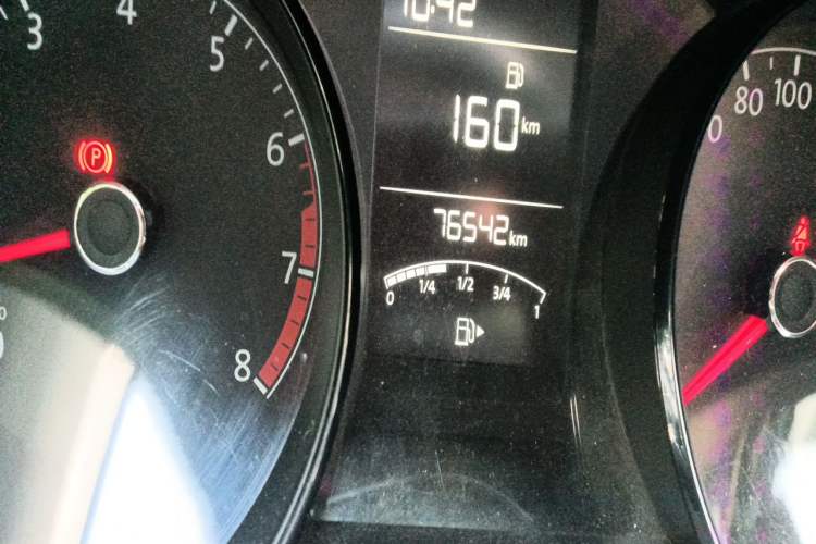 Used Volkswagen Lavida 2015 1.6L Manual Fashion Edition Odometer Close Up