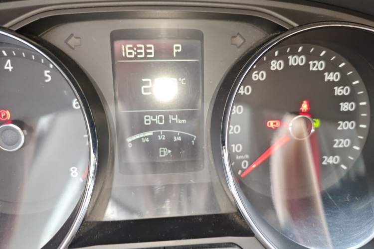 Used Volkswagen Lavida 2015 1.6L Automatic Comfort Edition Odometer Close Up