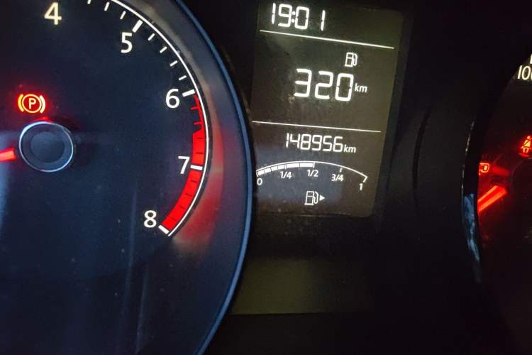Used Volkswagen Lavida 2015 1.6L Manual Fashion Edition Odometer Close Up