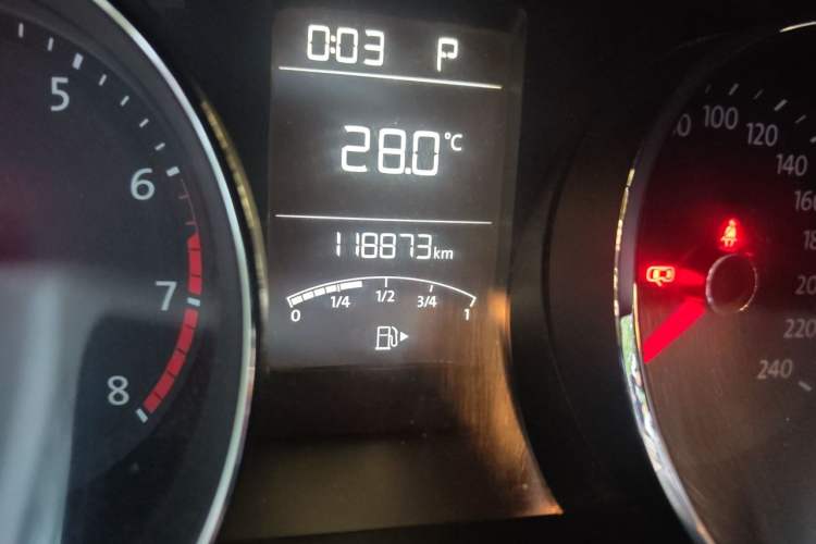 Used Volkswagen Lavida 2015 1.6L Automatic Comfort Edition Odometer Close Up