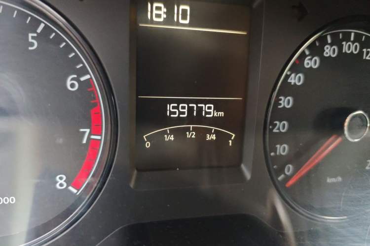 Used Volkswagen Lavida 2015 1.6L Manual Fashion Edition Odometer Close Up