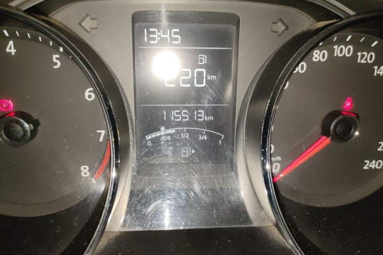Used Volkswagen Lavida 2015 1.6L Manual Comfort Edition Odometer Close Up
