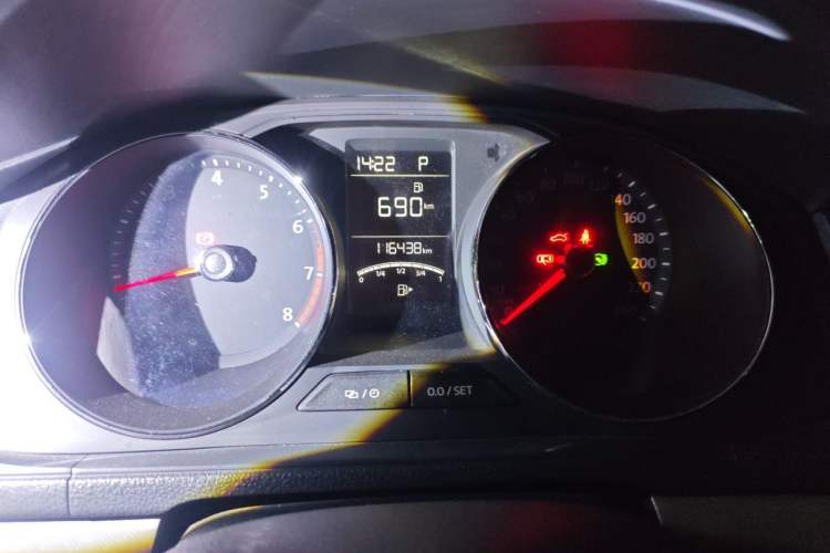 Used Volkswagen Lavida 2015 230TSI DSG Comfort Edition Odometer Close Up