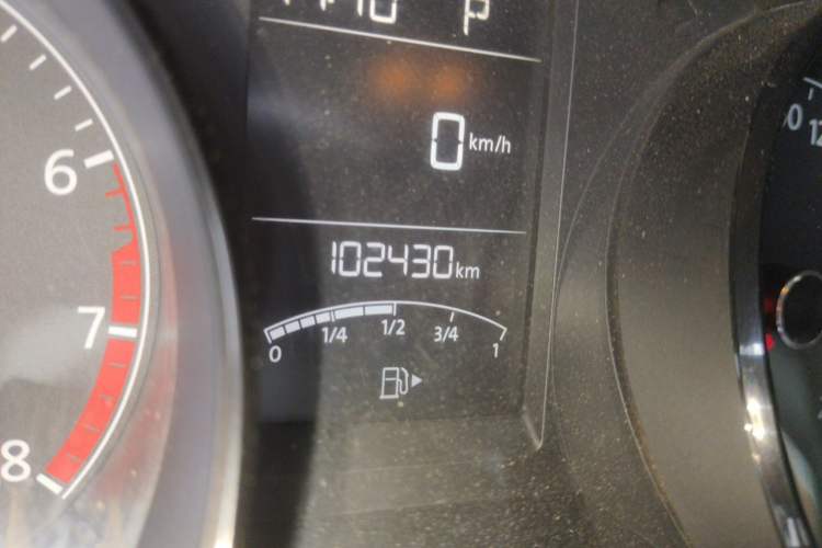 Used Volkswagen Lavida 2015 1.6L Automatic Fashion Edition Odometer Close Up