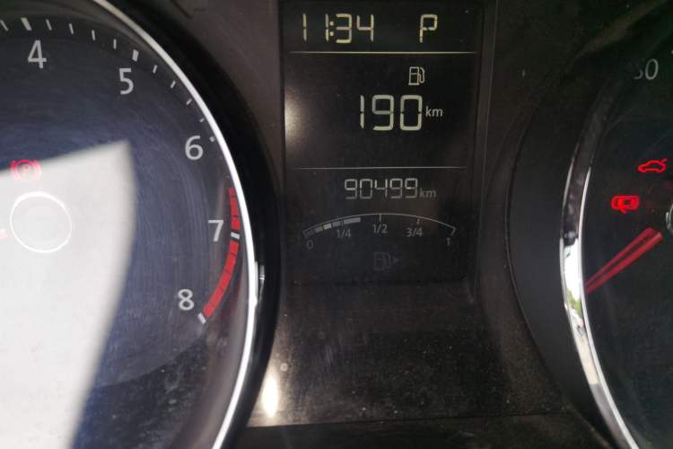Used Volkswagen Lavida 2015 1.6L Automatic Comfort Edition Odometer Close Up