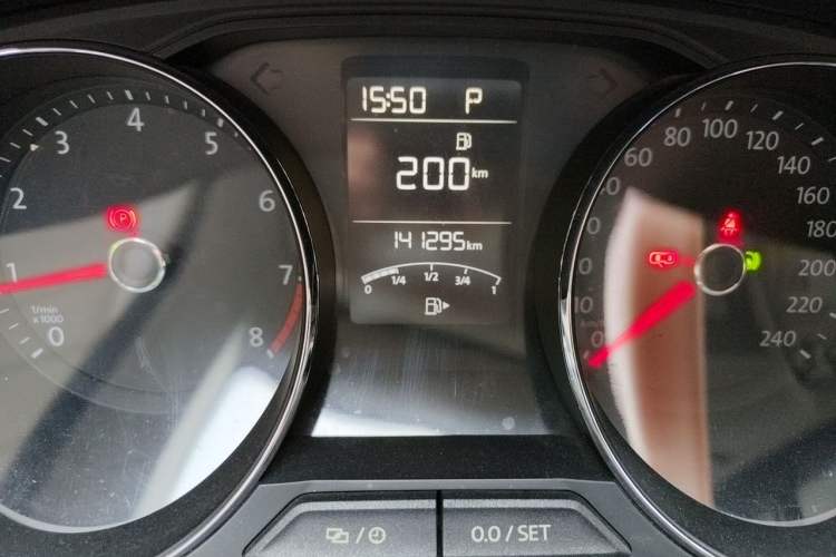 Used Volkswagen Lavida 2015 1.6L Automatic Comfort Edition Odometer Close Up