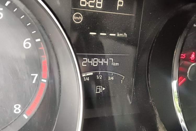 Used Volkswagen Lavida 2015 1.6L Automatic Comfort Edition Odometer Close Up