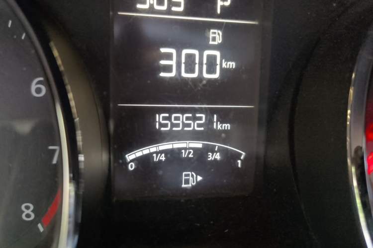 Used Volkswagen Lavida 2015 1.6L Automatic Comfort Edition Odometer Close Up
