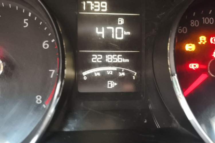 Used Volkswagen Lavida 2015 1.6L Manual Comfort Edition Odometer Close Up