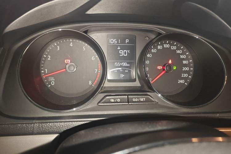 Used Volkswagen Lavida 2015 1.6L Automatic Comfort Edition Odometer Close Up