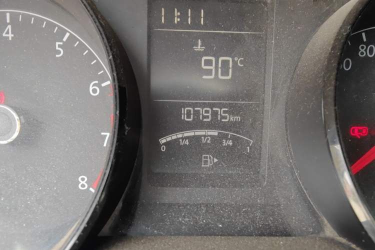 Used Volkswagen Lavida 2015 1.6L Manual Fashion Edition Odometer Close Up
