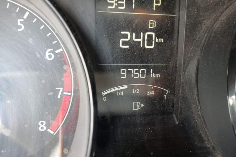 Used Volkswagen Lavida 2015 1.6L Automatic Fashion Edition Odometer Close Up